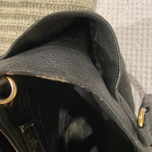 COPY - PRADA PURSE PREVIOUSLY OWNED AND LOVED TO DEATH!! $300 only!!!!! - Picture 8 of 9